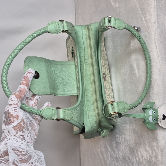 Brighton Green Shoulder Bag ๐ - Picture 10 of 17